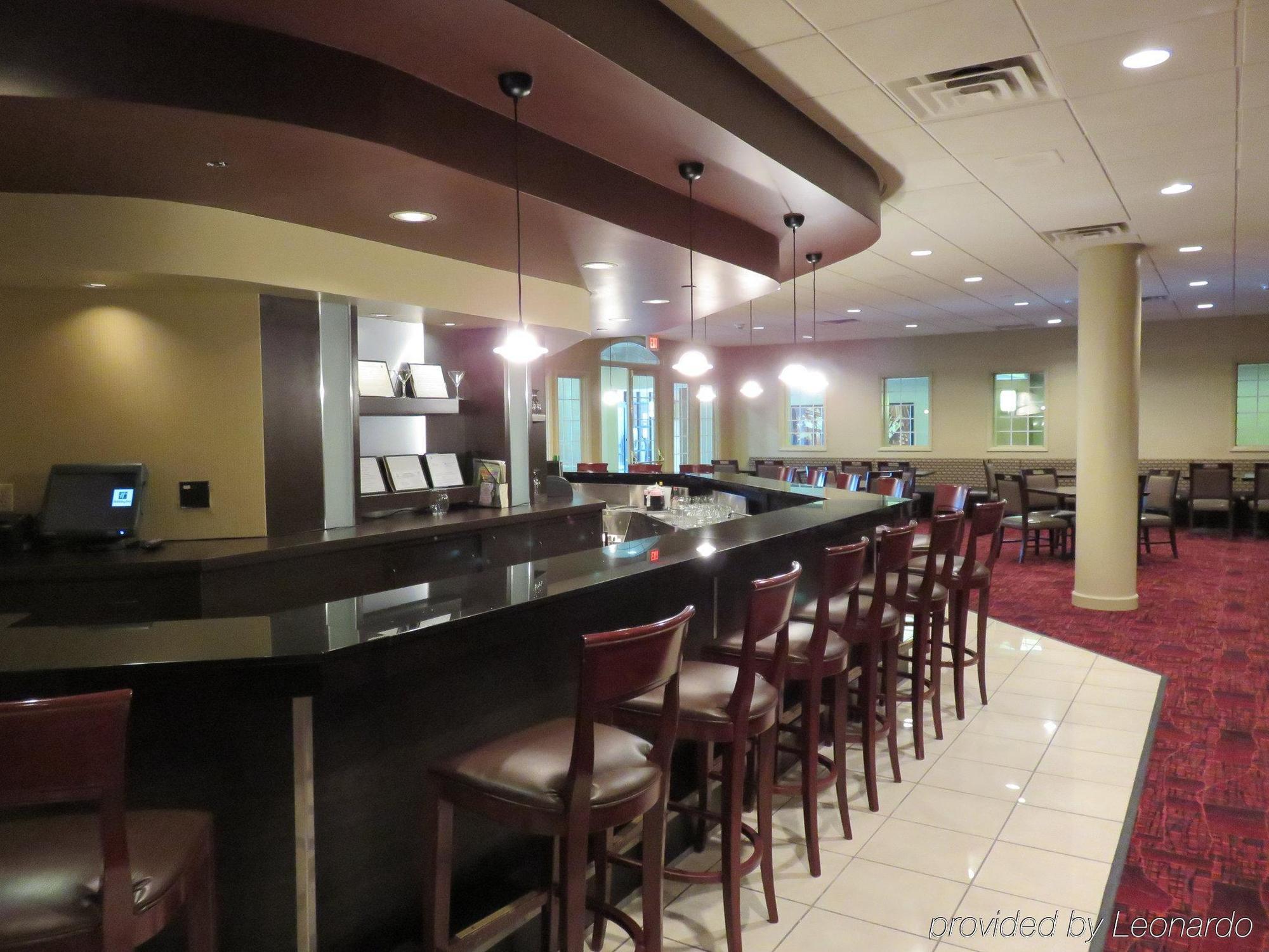 Holiday Inn - Manitowoc Kültér fotó